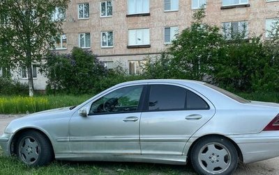 Mercedes-Benz C-Класс, 2002 год, 330 000 рублей, 1 фотография