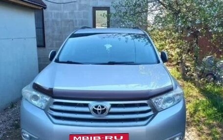 Toyota Highlander III, 2012 год, 2 700 000 рублей, 2 фотография