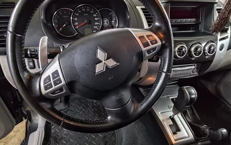 Mitsubishi Pajero Sport II рестайлинг, 2013 год, 1 650 000 рублей, 3 фотография