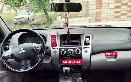 Mitsubishi Pajero Sport II рестайлинг, 2013 год, 1 650 000 рублей, 13 фотография
