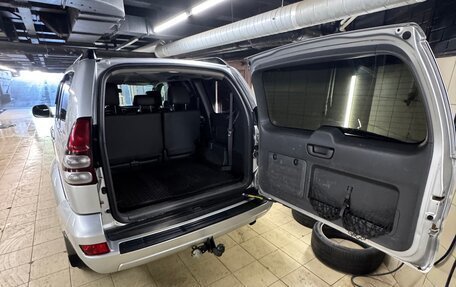 Toyota Land Cruiser Prado 120 рестайлинг, 2008 год, 1 800 000 рублей, 11 фотография