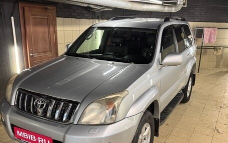 Toyota Land Cruiser Prado 120 рестайлинг, 2008 год, 1 800 000 рублей, 5 фотография