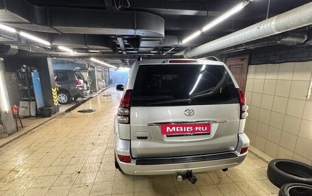 Toyota Land Cruiser Prado 120 рестайлинг, 2008 год, 1 800 000 рублей, 7 фотография