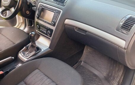 Skoda Octavia, 2010 год, 1 000 000 рублей, 11 фотография