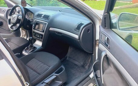 Skoda Octavia, 2010 год, 1 000 000 рублей, 12 фотография