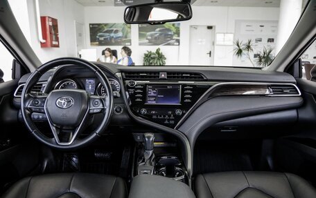 Toyota Camry, 2020 год, 3 108 000 рублей, 12 фотография