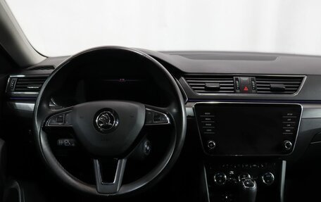Skoda Superb III рестайлинг, 2019 год, 1 899 000 рублей, 15 фотография