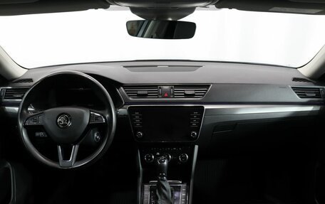 Skoda Superb III рестайлинг, 2019 год, 1 899 000 рублей, 14 фотография
