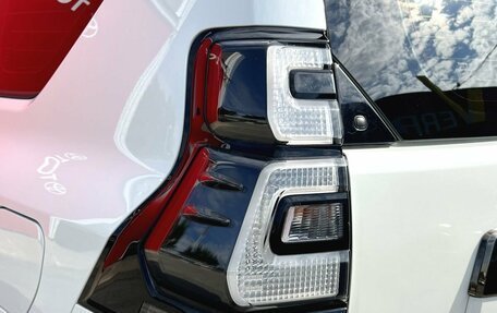 Toyota Land Cruiser Prado 150 рестайлинг 2, 2021 год, 5 750 000 рублей, 10 фотография