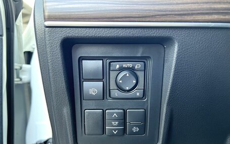 Toyota Land Cruiser Prado 150 рестайлинг 2, 2021 год, 5 750 000 рублей, 22 фотография