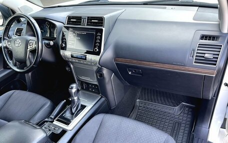 Toyota Land Cruiser Prado 150 рестайлинг 2, 2021 год, 5 750 000 рублей, 14 фотография