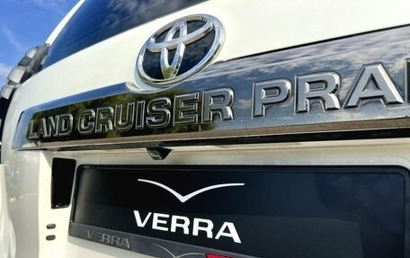 Toyota Land Cruiser Prado 150 рестайлинг 2, 2021 год, 5 750 000 рублей, 12 фотография