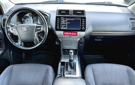 Toyota Land Cruiser Prado 150 рестайлинг 2, 2021 год, 5 750 000 рублей, 32 фотография