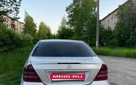 Mercedes-Benz C-Класс, 2002 год, 330 000 рублей, 2 фотография