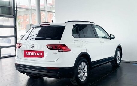 Volkswagen Tiguan II, 2019 год, 2 200 000 рублей, 5 фотография