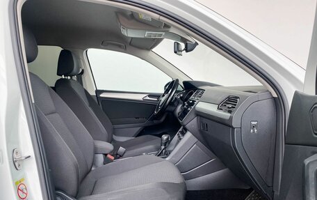 Volkswagen Tiguan II, 2019 год, 2 200 000 рублей, 14 фотография