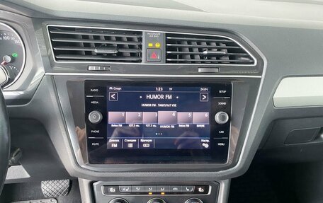 Volkswagen Tiguan II, 2019 год, 2 200 000 рублей, 18 фотография