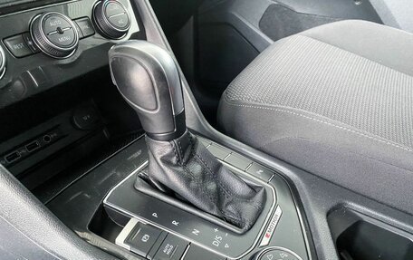 Volkswagen Tiguan II, 2019 год, 2 200 000 рублей, 16 фотография