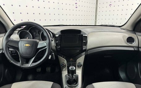 Chevrolet Cruze II, 2011 год, 695 000 рублей, 8 фотография