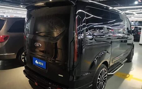 Ford Tourneo Custom I рестайлинг, 2022 год, 2 590 000 рублей, 4 фотография