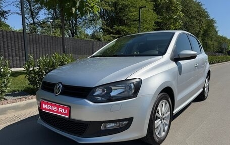 Volkswagen Polo VI (EU Market), 2011 год, 870 000 рублей, 1 фотография