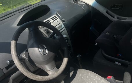 Toyota Yaris III рестайлинг, 2007 год, 480 000 рублей, 5 фотография