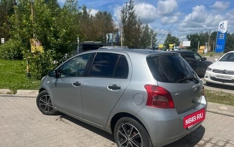 Toyota Yaris III рестайлинг, 2007 год, 480 000 рублей, 3 фотография