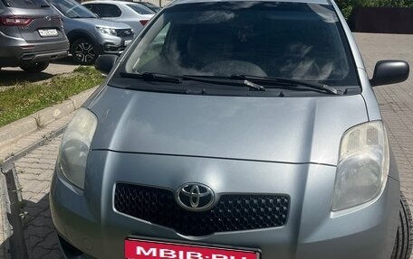 Toyota Yaris III рестайлинг, 2007 год, 480 000 рублей, 6 фотография