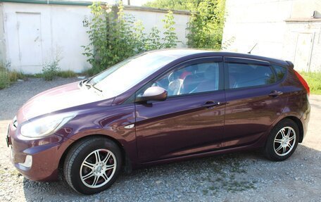 Hyundai Solaris II рестайлинг, 2011 год, 550 000 рублей, 4 фотография