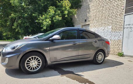 Hyundai Solaris II рестайлинг, 2012 год, 730 000 рублей, 3 фотография