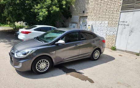 Hyundai Solaris II рестайлинг, 2012 год, 730 000 рублей, 2 фотография