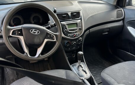 Hyundai Solaris II рестайлинг, 2013 год, 780 000 рублей, 5 фотография