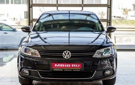 Volkswagen Jetta VI, 2014 год, 1 114 800 рублей, 2 фотография