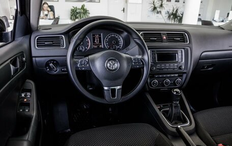 Volkswagen Jetta VI, 2014 год, 1 114 800 рублей, 15 фотография