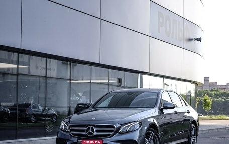 Mercedes-Benz E-Класс, 2019 год, 2 999 000 рублей, 1 фотография