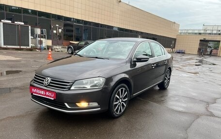 Volkswagen Passat B7, 2011 год, 1 000 000 рублей, 2 фотография