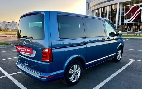 Volkswagen Multivan T6 рестайлинг, 2016 год, 3 700 000 рублей, 7 фотография