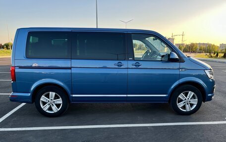 Volkswagen Multivan T6 рестайлинг, 2016 год, 3 700 000 рублей, 8 фотография