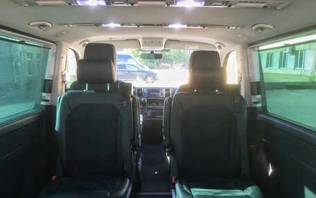 Volkswagen Multivan T6 рестайлинг, 2016 год, 3 700 000 рублей, 15 фотография