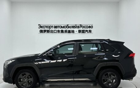 Toyota RAV4, 2022 год, 2 210 000 рублей, 6 фотография