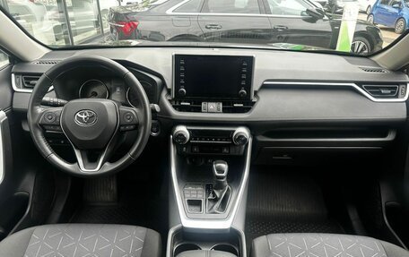 Toyota RAV4, 2020 год, 3 150 000 рублей, 9 фотография