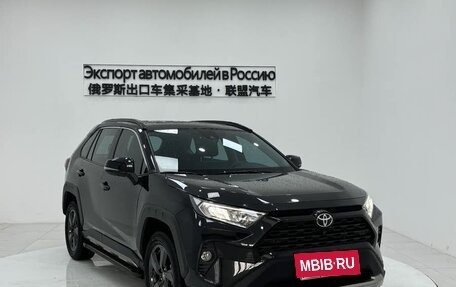 Toyota RAV4, 2022 год, 2 210 000 рублей, 3 фотография