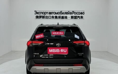 Toyota RAV4, 2022 год, 2 210 000 рублей, 4 фотография