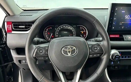 Toyota RAV4, 2022 год, 2 210 000 рублей, 12 фотография