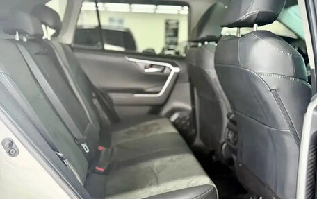 Toyota RAV4, 2022 год, 2 199 000 рублей, 17 фотография