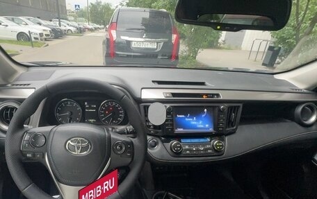 Toyota RAV4, 2017 год, 2 600 000 рублей, 4 фотография