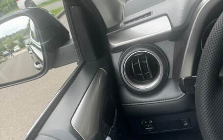 Toyota RAV4, 2017 год, 2 600 000 рублей, 11 фотография