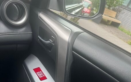 Toyota RAV4, 2017 год, 2 600 000 рублей, 10 фотография