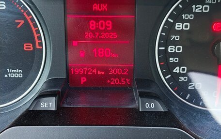 Audi A4, 2010 год, 1 300 000 рублей, 14 фотография