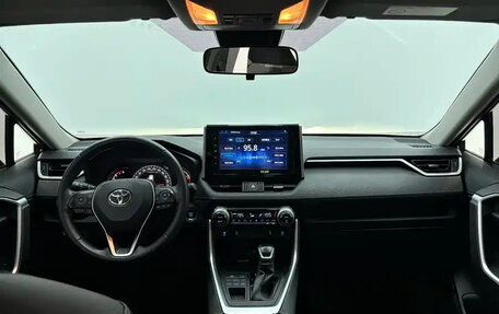 Toyota RAV4, 2022 год, 2 364 000 рублей, 10 фотография